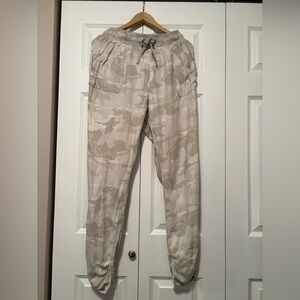 Women’s Camouflage Jogger Pants